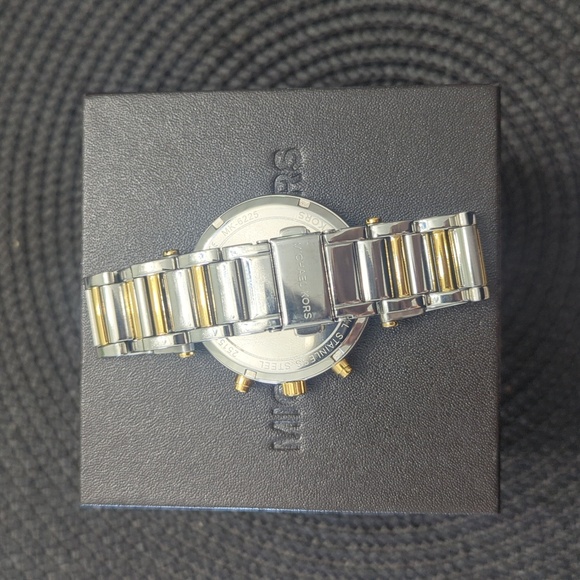 Michael Kors MK6225 Sawyer Silver/gold chronograph women's watcg - Picture 3 of 5